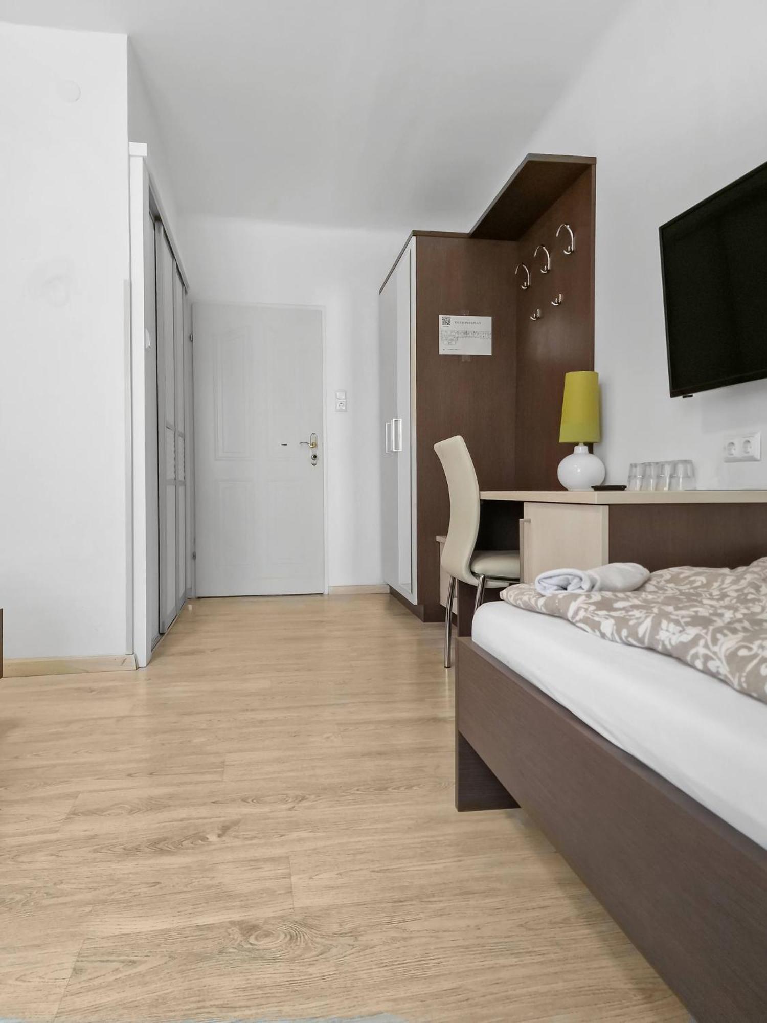 Josef Wolfik Strasse 10 Apartment Stockerau Quarto foto